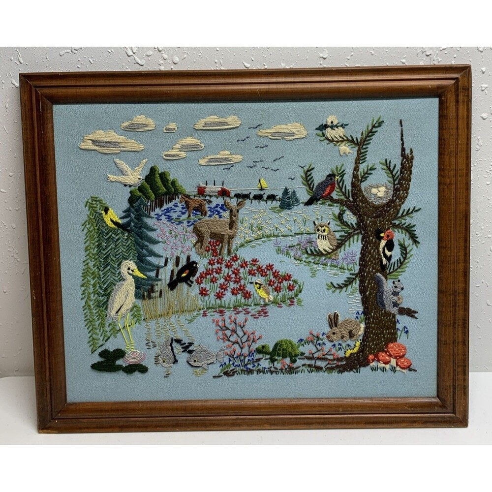 AMERICAN WILDLIFE Framed Wall Art Completed Vtg Crewel Embroidery Paragon 21x25